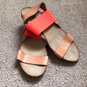 Size 8 Beige and hot pink sandals